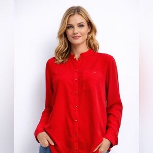 🛑 6/$25 F21 button up top size medium